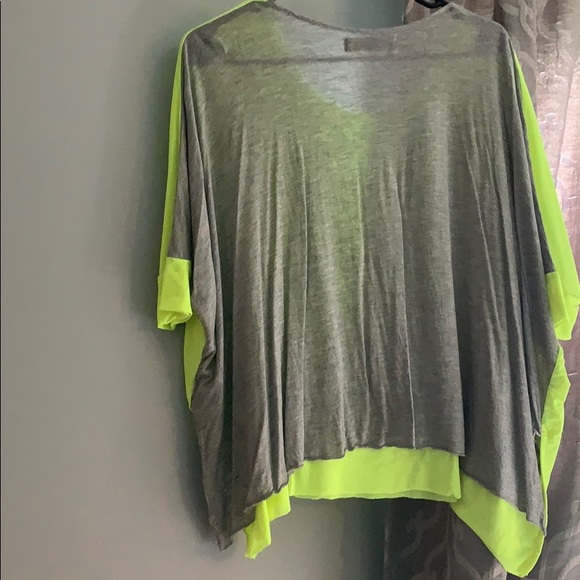 Benjamin Jay mesh front loose top - Picture 2 of 3